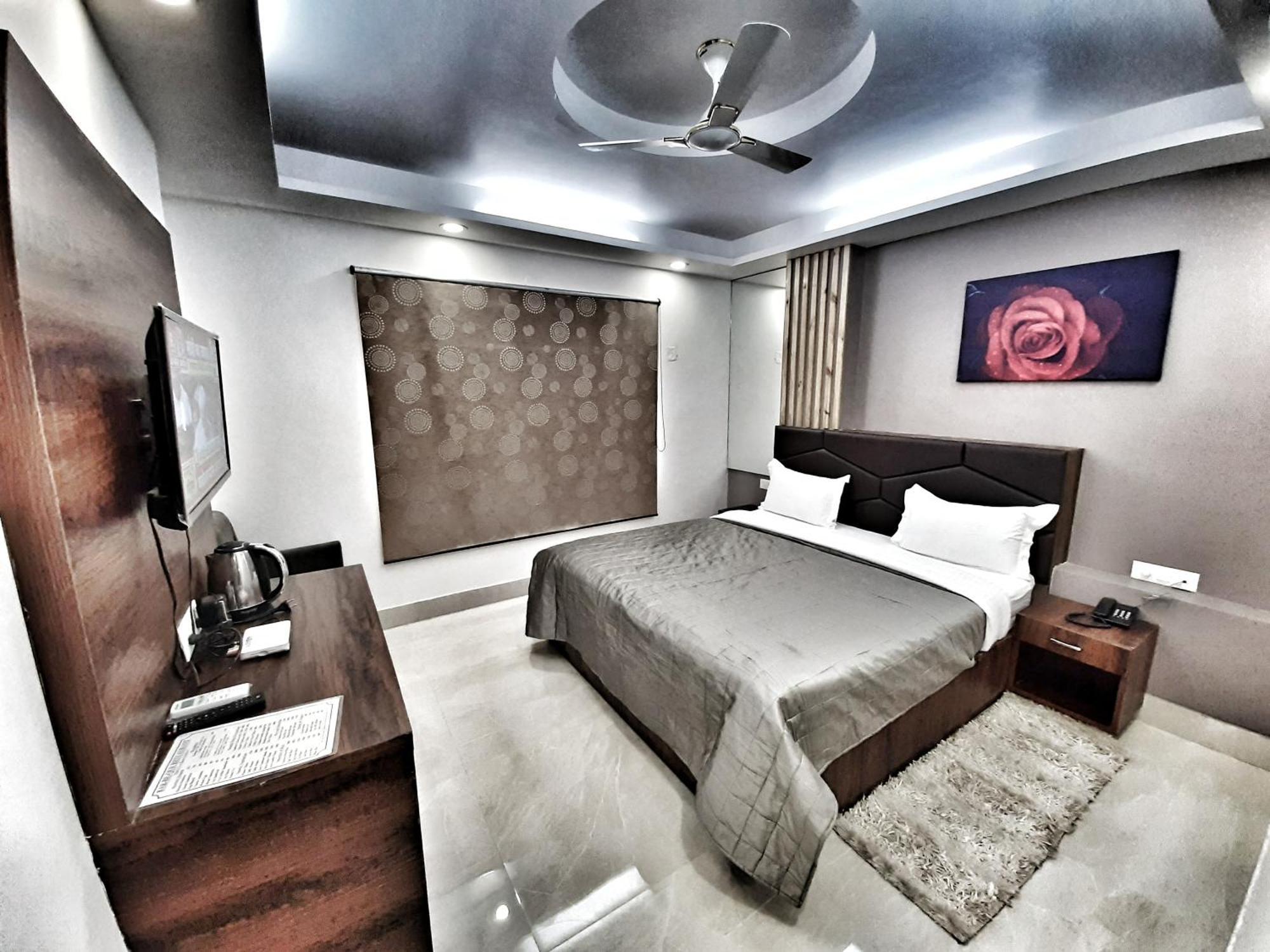 Airport Hotel Delhi Aerocity, 15 Mins Yashobhoomi Ню Делхи Екстериор снимка